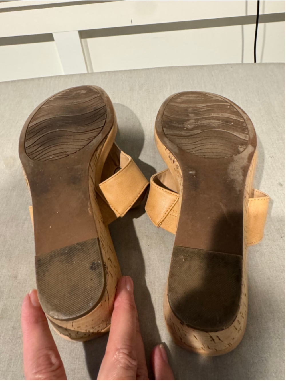 Women's Impo Wedge Thong Sandals Size 10 Beige Gold - Picture 9 of 13